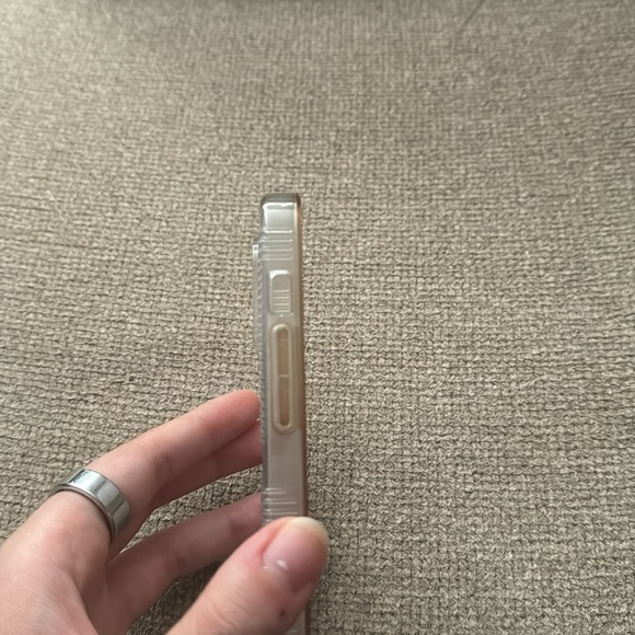 Clear Speck IPhone 14 Pro case - Picture 5 of 7